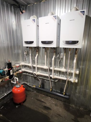 Монтаж газовых котлов Навьен в ангаре